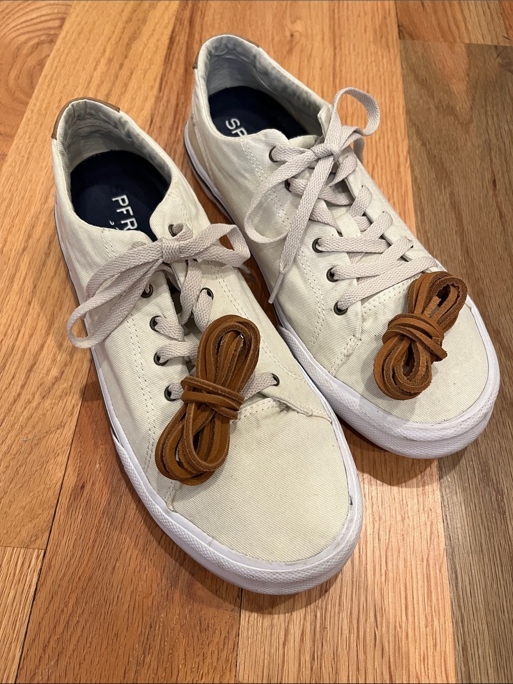 Men's Sperry Low-Top Canvas Sneakers in Light Beige - Picture 9 of 9